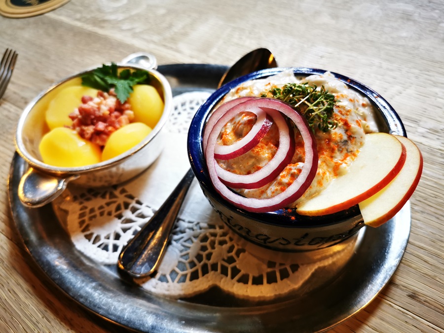 Bild HERINGSSTIPP IM STEINTOPF